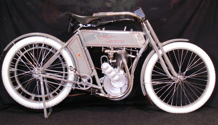 Первые мотоциклы известных производителей