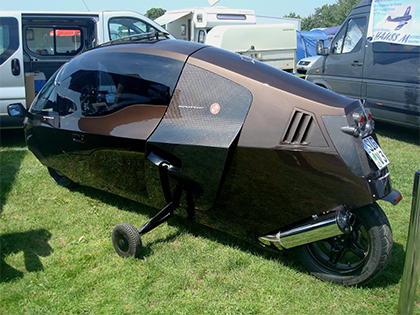 MonoTracer – гибрид мотоцикла и автомобиля